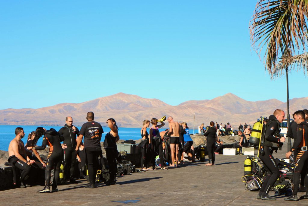 Tauchurlaub Lanzarote: Tipps – am Fuß der Vulkaninsel 3 Auf Lanzarote zum Tauchen: Die Kanareninsel ist perfekt für Wassersportler und alle, die einfach nur einen entspannten Urlaub wollen. Foto: Sascha Tegtmeyer