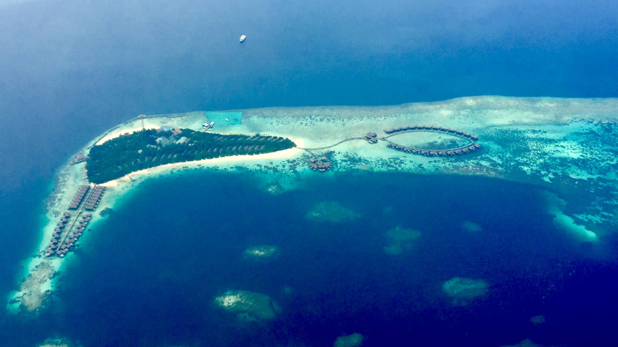 Luftaufnahme von Coco Bodu Hithi: die paradiesische Insel befindet sich im Nord-Malé-Atoll. Foto: Sascha Tegtmeyer