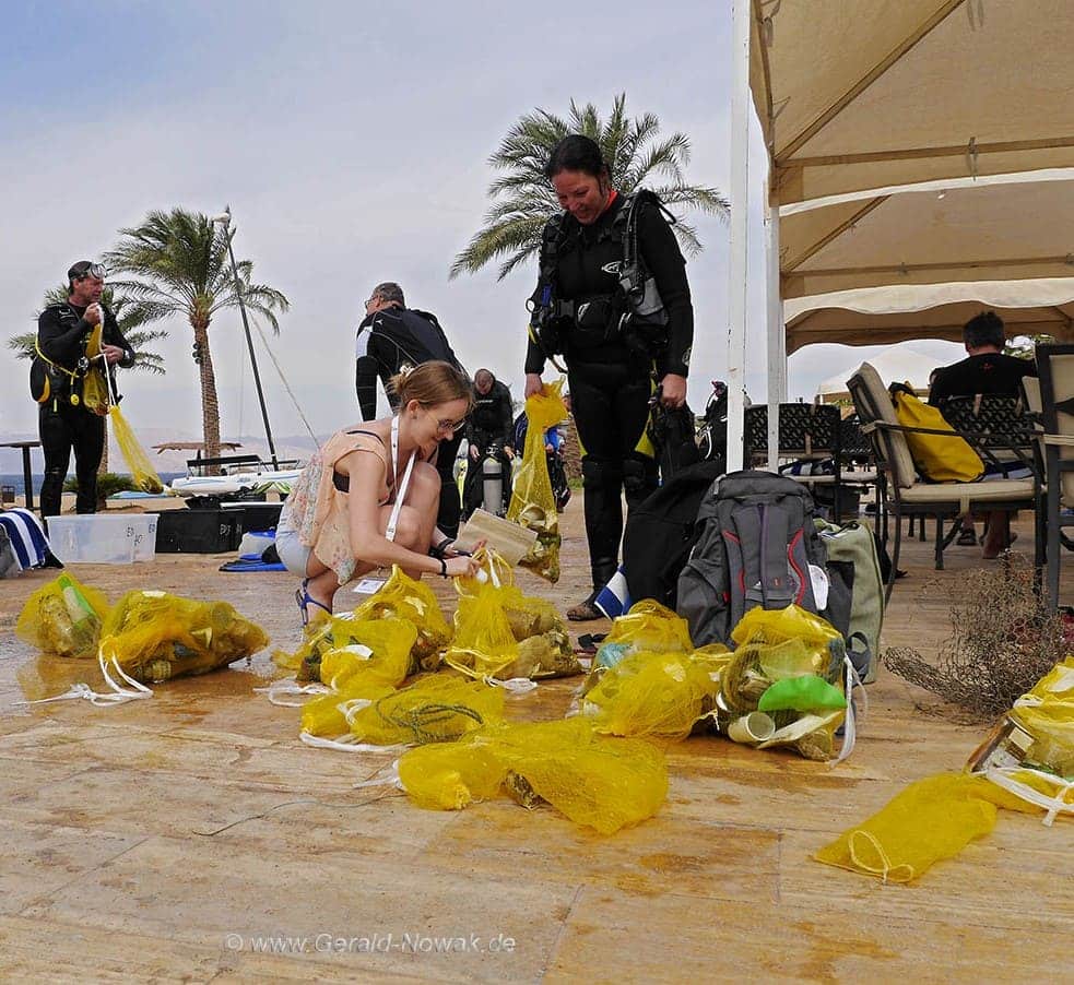 Tala Bay Dive Challenge 2016 Clean Up: Die Teilnehmer der Tala Bay Dive Challenge haben auch etwas für die Umwelt getan! Foto: Gerald Nowak