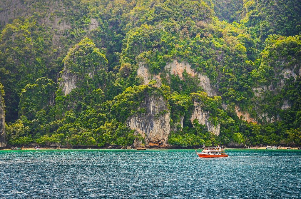 Schaut wirklich idyllisch aus ohne Touristen: Bald soll die Maya Bay gesperrt werden! Foto: Pixabay.com | Lizenz: CC0 Public Domain