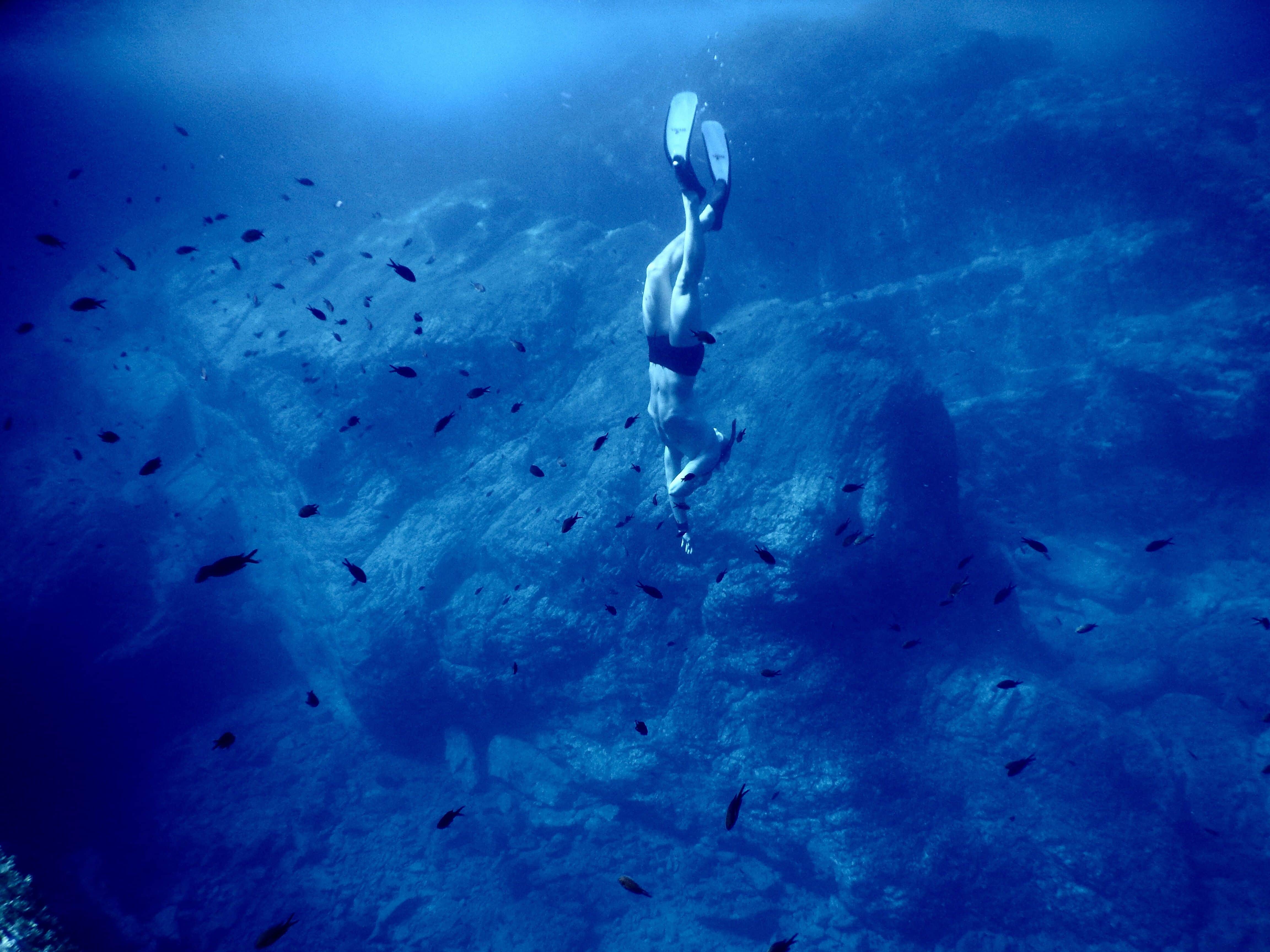 Abenteuer Freediving: Mit nur einem Atemzug geht es in die Tiefe. F