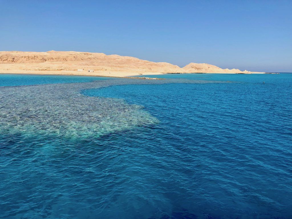 Einsame Insel im Roten Meer: In Ägypten kann man 365 Tage im Jahr Sonne genießen! Foto: Sascha Tegtmeyer