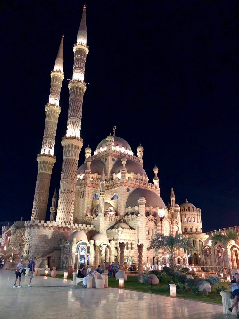 Sharm El Sheikh Reisebericht Tipps Die Al Mustafa Moschee ist das Zentrum der Altstadt. Foto: Sascha Tegtmeyer