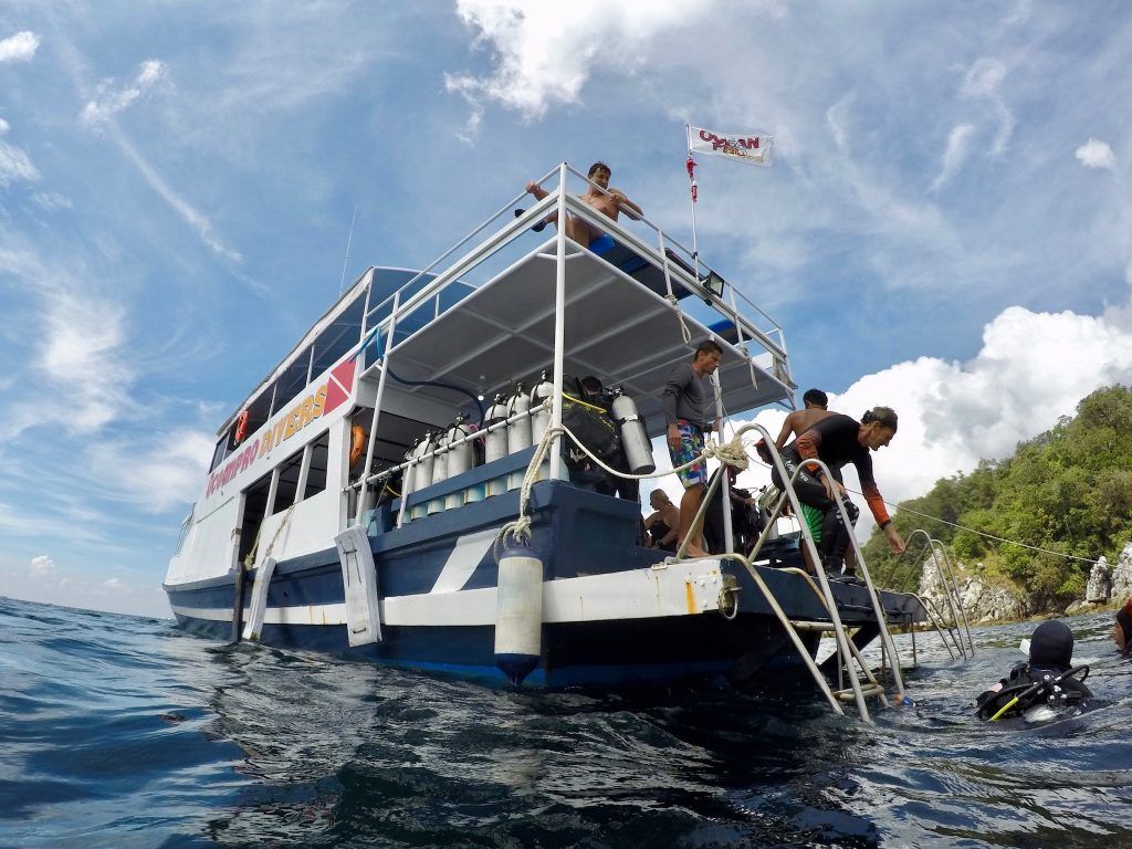 Das Tauchboot der Ocean Pro Divers ist eines der größten und schönsten auf Koh Lipe. Foto: Sascha Tegtmeyer
