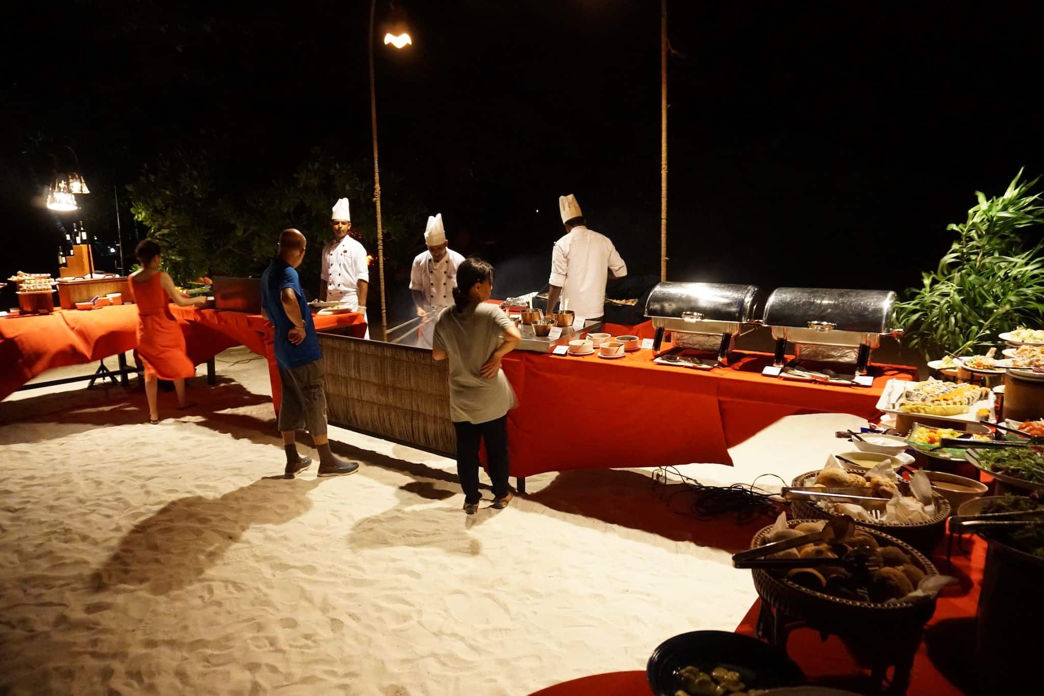 Diner op het strand van Coco Bodu Hithi. Foto: Sascha Tegtmeyer