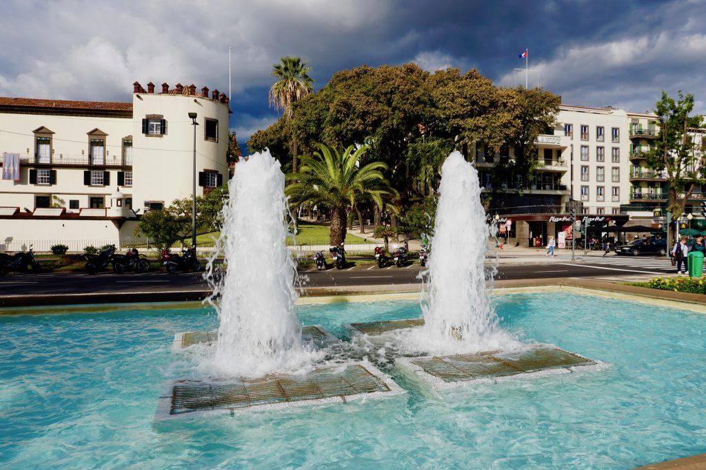 Brunnen am Hafen von Funchal. Foto: Sascha Tegtmeyer