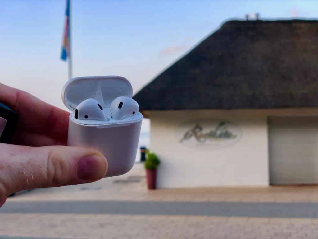 The cargo case is not only a transport box, but also an additional battery for the AirPods. Photo: Sascha Tegtmeyer