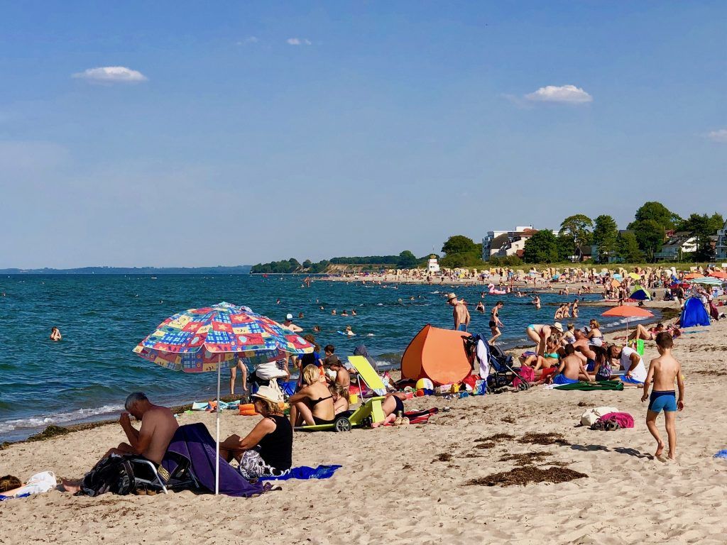 Wer vorsichtig ist, kann das Baden und Schwimmen in der Ostsee im Sommer voll und ganz genießen. Foto: Sascha Tegtmeyer