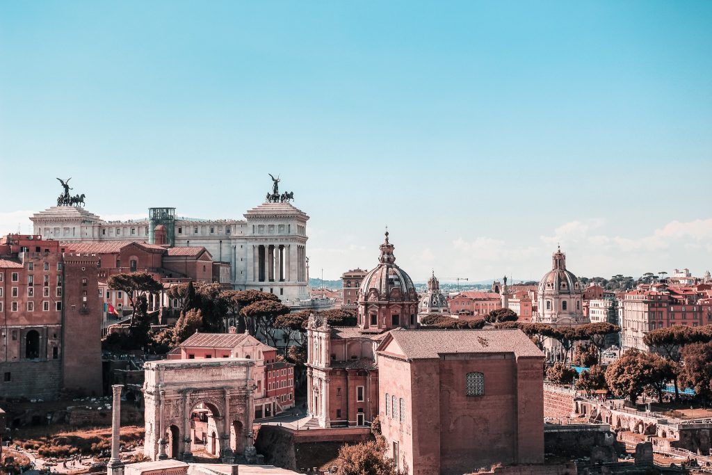 Unsere Just-Wanderlust-Empfehlung: Falls Ihr noch nicht dort wart, plant eine Städtereise nach Rom. Foto: Unsplash