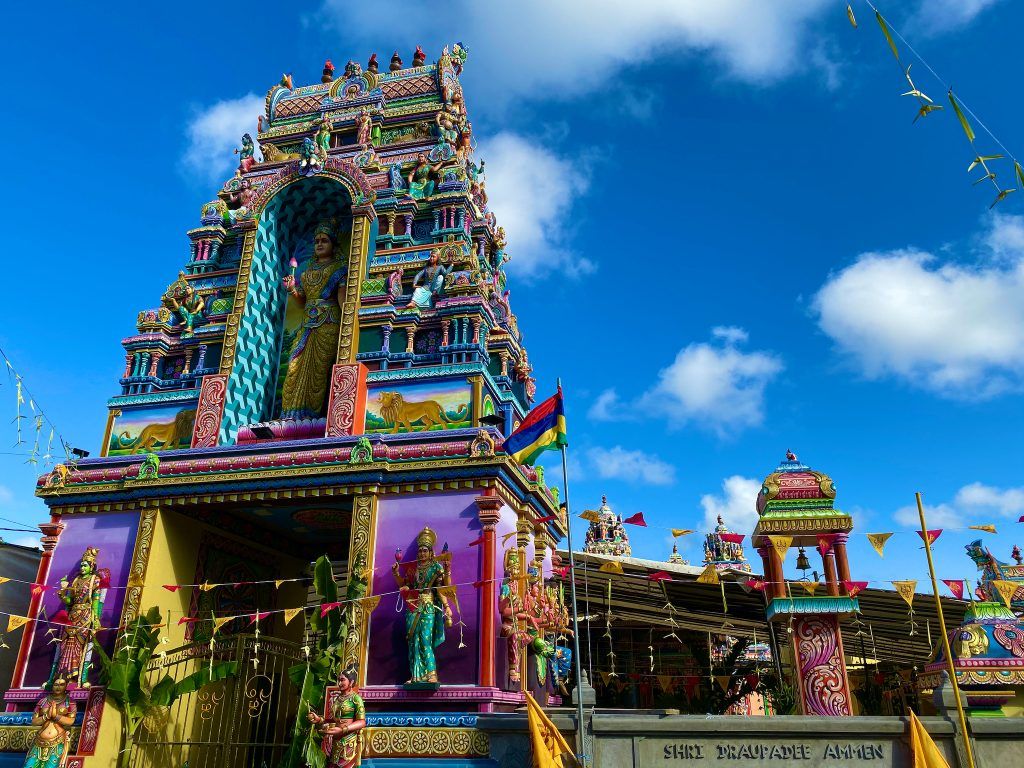 Bei einem Besuch auf Mauritius solltet Ihr auch unbedingt den ein oder anderen Hindu-Tempel besuchen. © Sascha Tegtmeyer