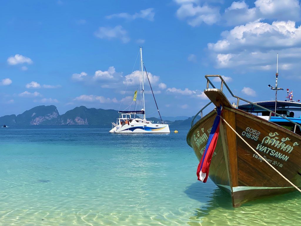 Sailing vacation in Thailand: when you sail from Phuket you can discover the dream islands of the Andaman Sea - Just Wanderlust has tried this for you once. Photo: Sascha Tegtmeyer