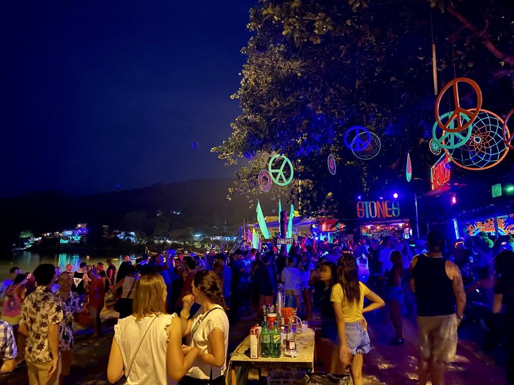 Partys gibt es auf Koh Phi Phi jeden Abend. Foto: Sascha Tegtmeyer