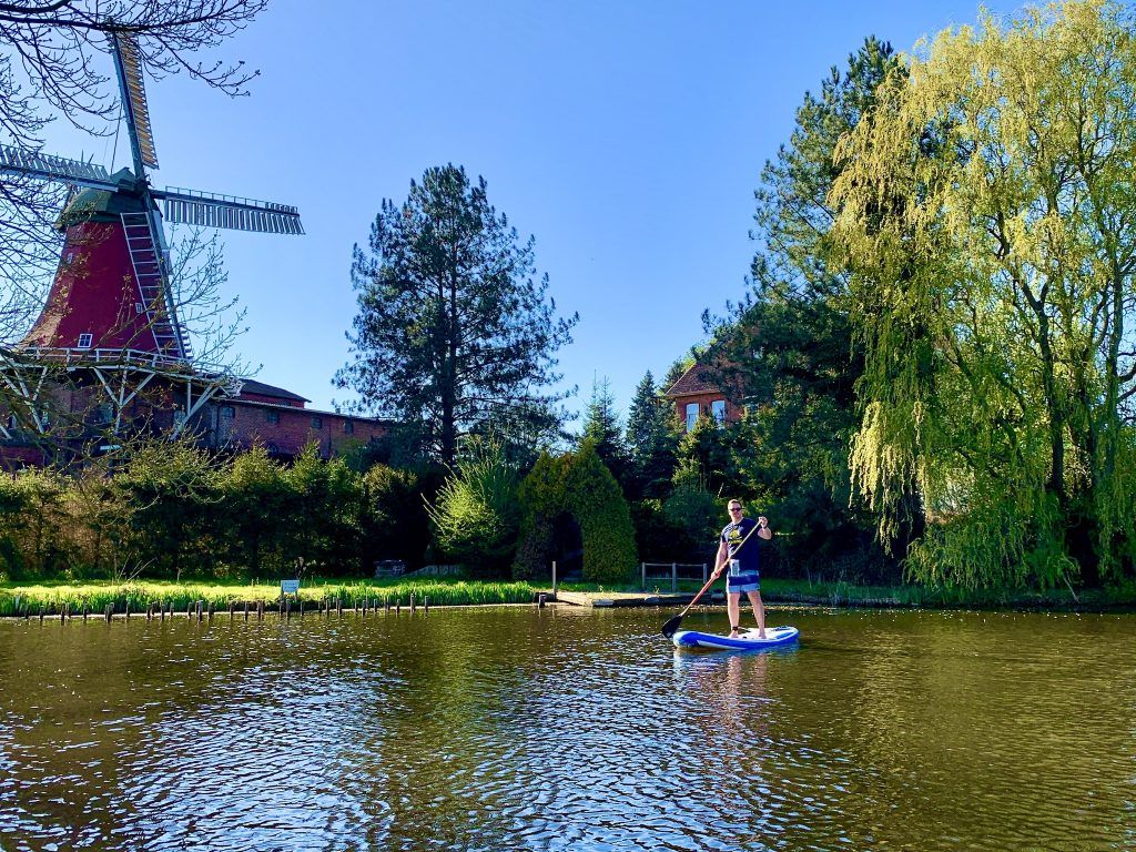 SUP on the Dove Elbe: What is Stand Up Paddling like in the southeast of Hamburg? Photo: Michael B.