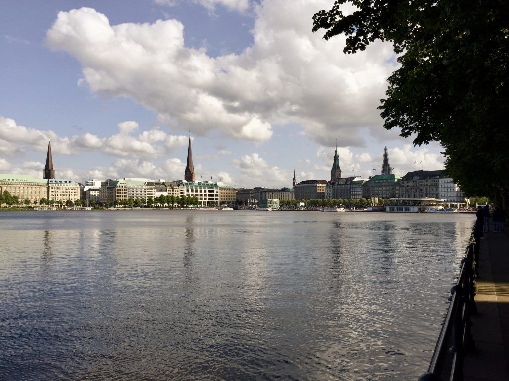 View of the Inner Alster - you should have visited the Hamburg city trip at least once. Photo: Sascha Tegtmeyer