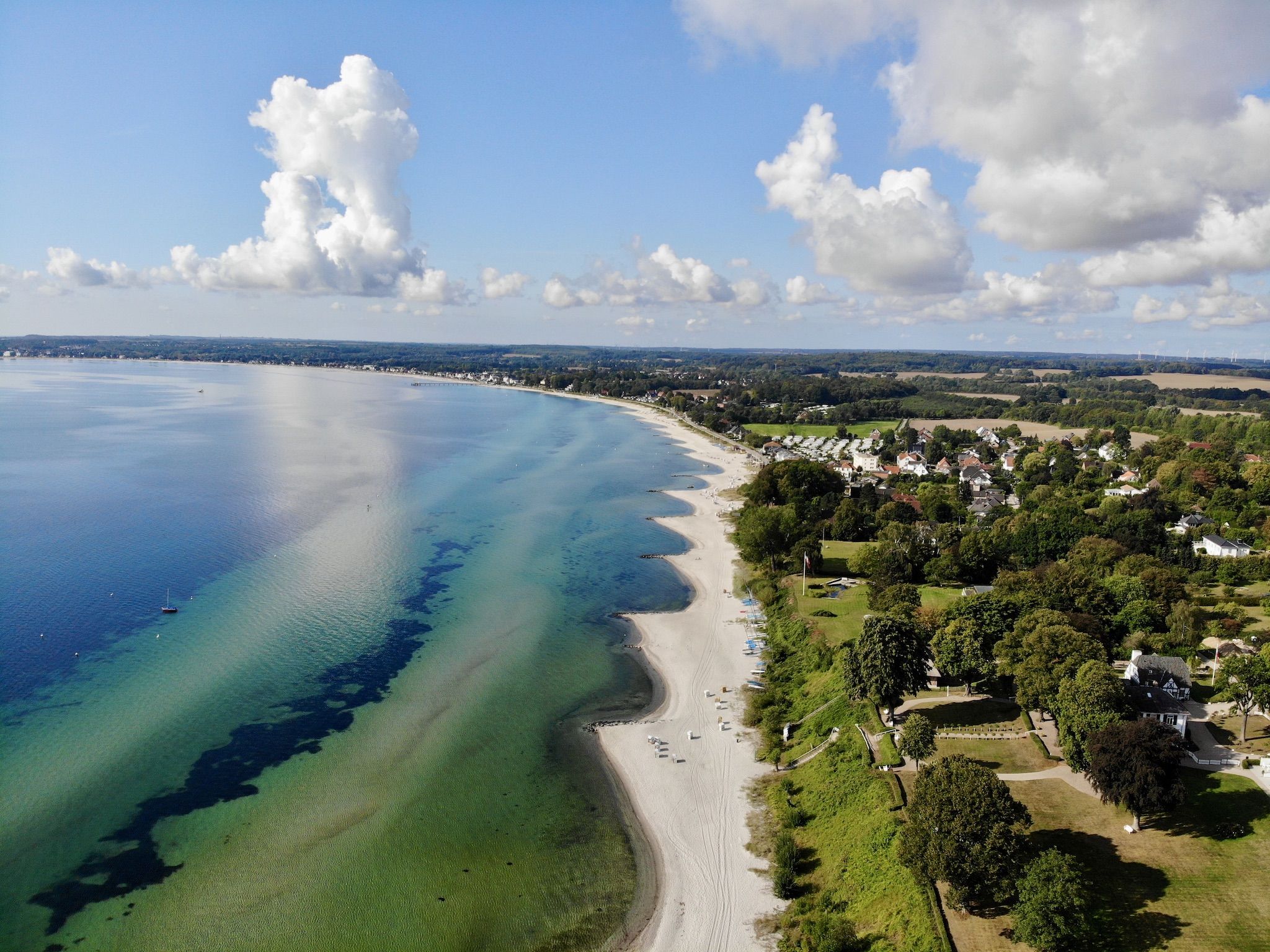 La spiaggia di Sierksdorf è forse la spiaggia più bella del Mar Baltico, ma ci sono anche molte altre fantastiche spiagge da scoprire sulla costa. È ideale per il SUP. Foto: Sascha Tegtmeyer