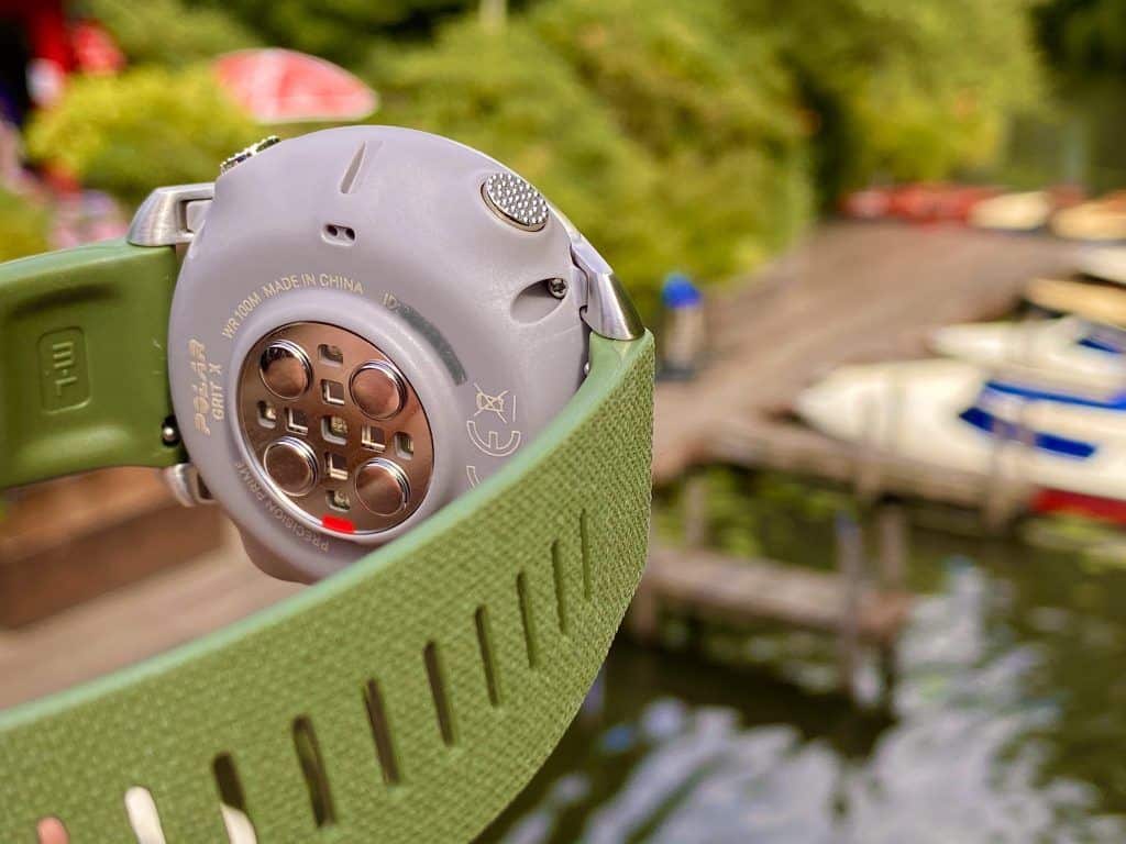 Der Herzfrequenzsensor auf der Unterseite der Sport-Smartwatch arbeitet sehr zuverlässig. Foto: Sascha Tegtmeyer