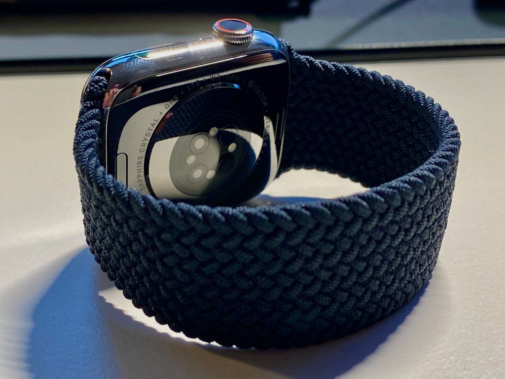 Geflochtenes Solo Loop Test: das neue Armband hat perfekten Sitz und ist durchweg hochwertig verarbeitet. Foto: Sascha Tegtmeyer