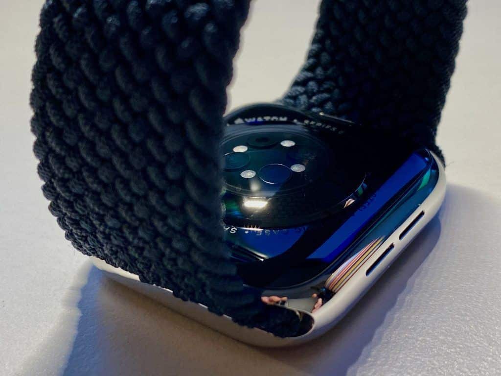 Die Apple Watch Series 6 ist defintiv ein Kauf für Outdoor-Enthusiasten und ambitionierte Sportler – Besitzer der direkten Vorgänger könnten auch erwägen, sich anstatt der neuen Smartwatch auch einfach das (geflochtene) Solo Loop zuzulegen. Foto: Sascha Tegtmeyer
