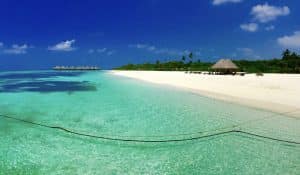 Drömstrand på Maldiverna: Resortens öar är perfekta för strandsemester. Foto: Sascha Tegtmeyer Reserapport Maldiverna tipsar