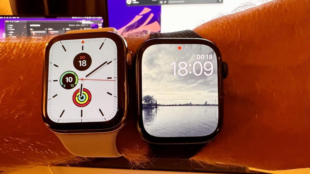 In vergelijking met Apple Watch Series 6 zie je al dat het display van de 7 serie Apple Watch is aanzienlijk groter geworden - de behuizing is slechts iets groter geworden. Foto: Sascha Tegtmeyer Apple Watch Serie 7 testervaringen