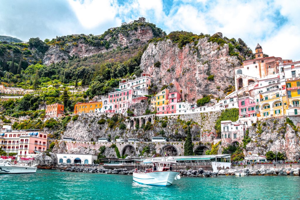 Was sind die schönsten Reiseziele – Tipps Erfahrungen Wenn du auf der Suche nach einem kulturellen und historischen Abenteuer bist, dann ist Italien der perfekte Ort für dich.
