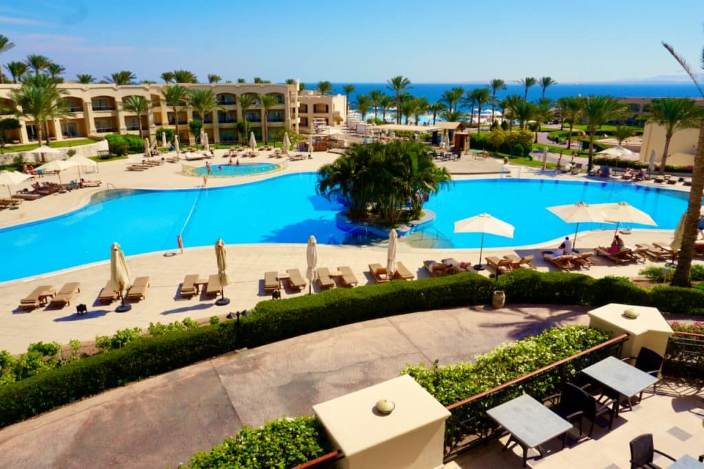 Luxusurlaub in Ägypten – das verhältnismäßig kleine und ruhige Cleopatra Luxury Resort lädt zum Relaxen ein.