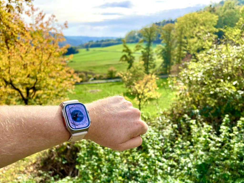 Mit der Apple Watch wandern: Die Apple Watch Ultra ist wie gemacht für Outdoor-Touren.