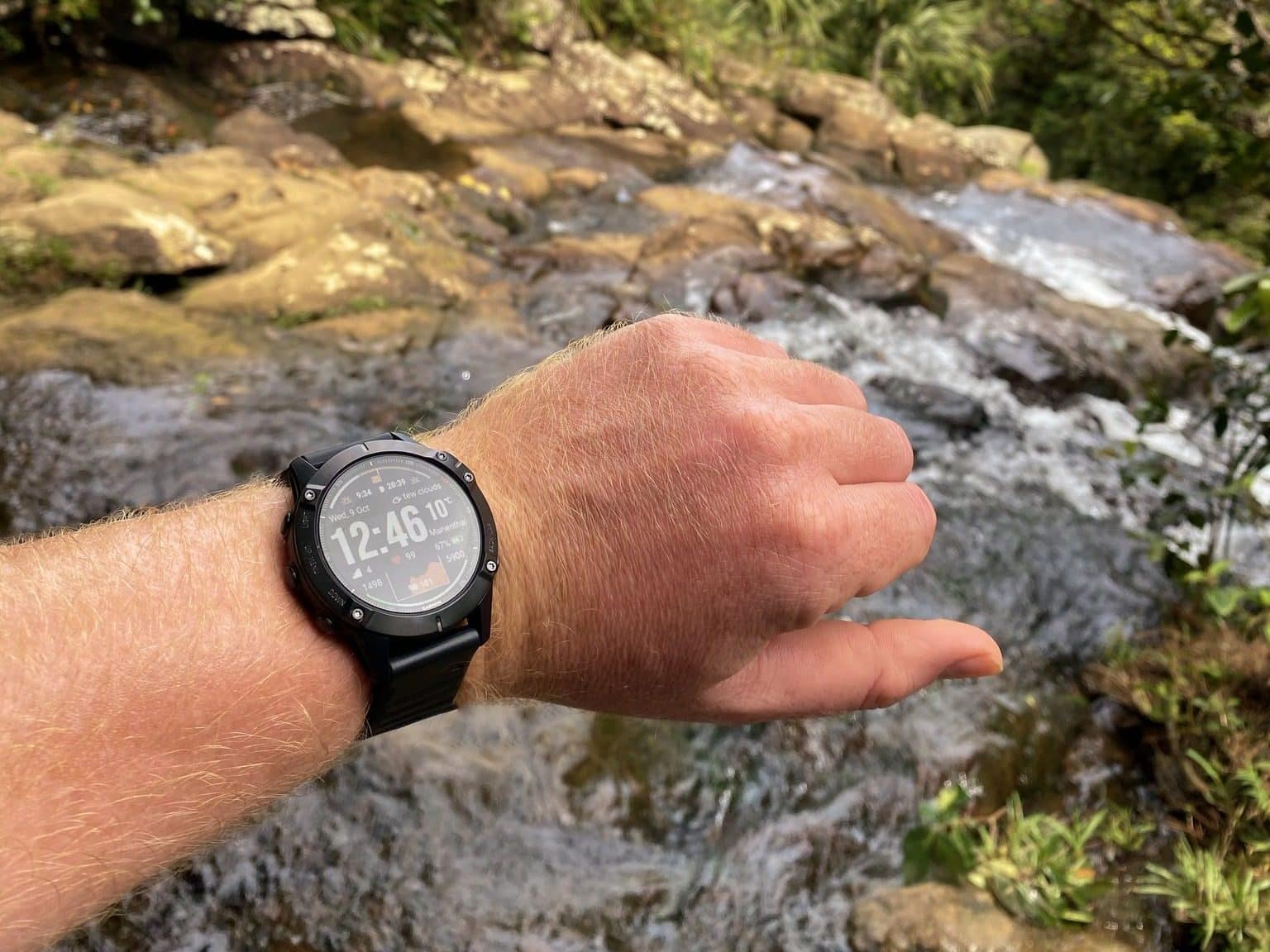 There are many different watches on the market aimed at adventurers and explorers. The most popular types of watches for these groups include mechanical watches, smart watches, outdoor watches, and sports watches.