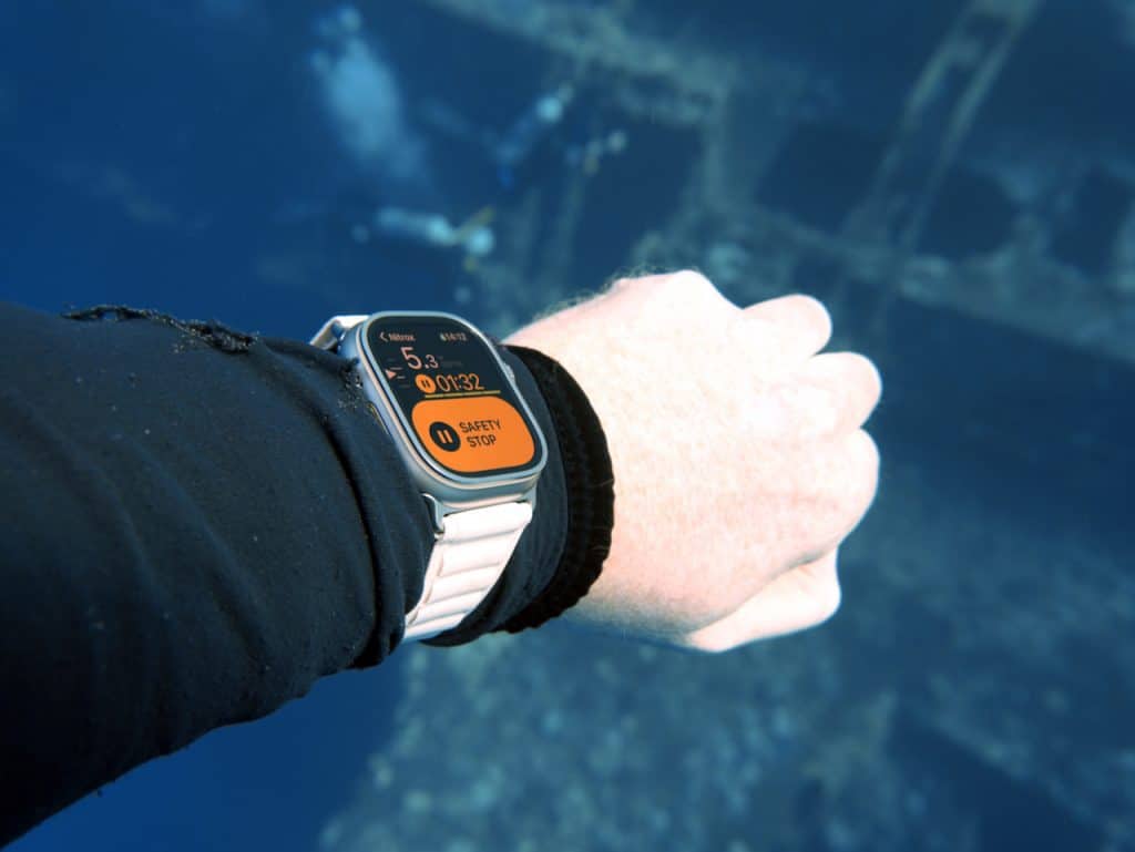 Ik voelde de veiligheidsstop met de Apple Watch als zeer prettig - aangezien de smartwatch tijdens het aftellen ook de seconden weergeeft. Sommige duikcomputers tonen alleen de minuten. Foto: Sascha Tegtmeyer Apple Watch Ultraduiktest & Ervaringen