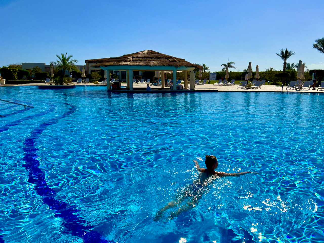 Unsere persönlichen Mövenpick Resort Soma Bay Erfahrungen: Wir haben die Zeit im Hotel voll und ganz genossen – und waren insgesamt sehr zufrieden. Foto: Sascha Tegtmeyer Mövenpick Resort Soma Bay Erfahrungen Bewertungen Erfahrungsbericht Reisebericht