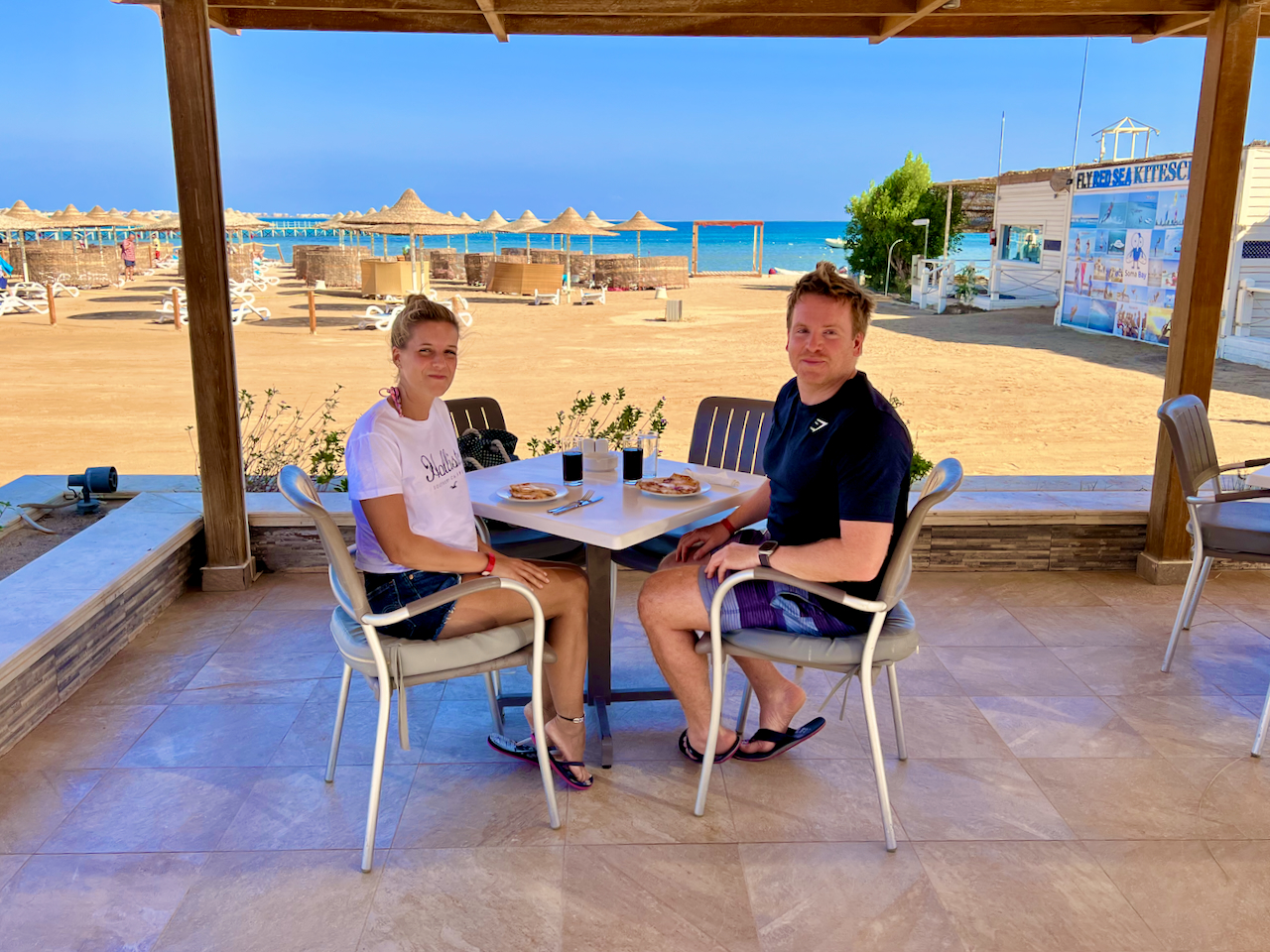 Essen gut, alles gut? Wir waren sehr zufrieden mit dem Mövenpick Resort Soma Bay. Wir können es wärmstens weiterempfehlen und würden hier jederzeit wieder Urlaub machen.  Mövenpick Resort Soma Bay Erfahrungen Bewertungen Erfahrungsbericht Reisebericht