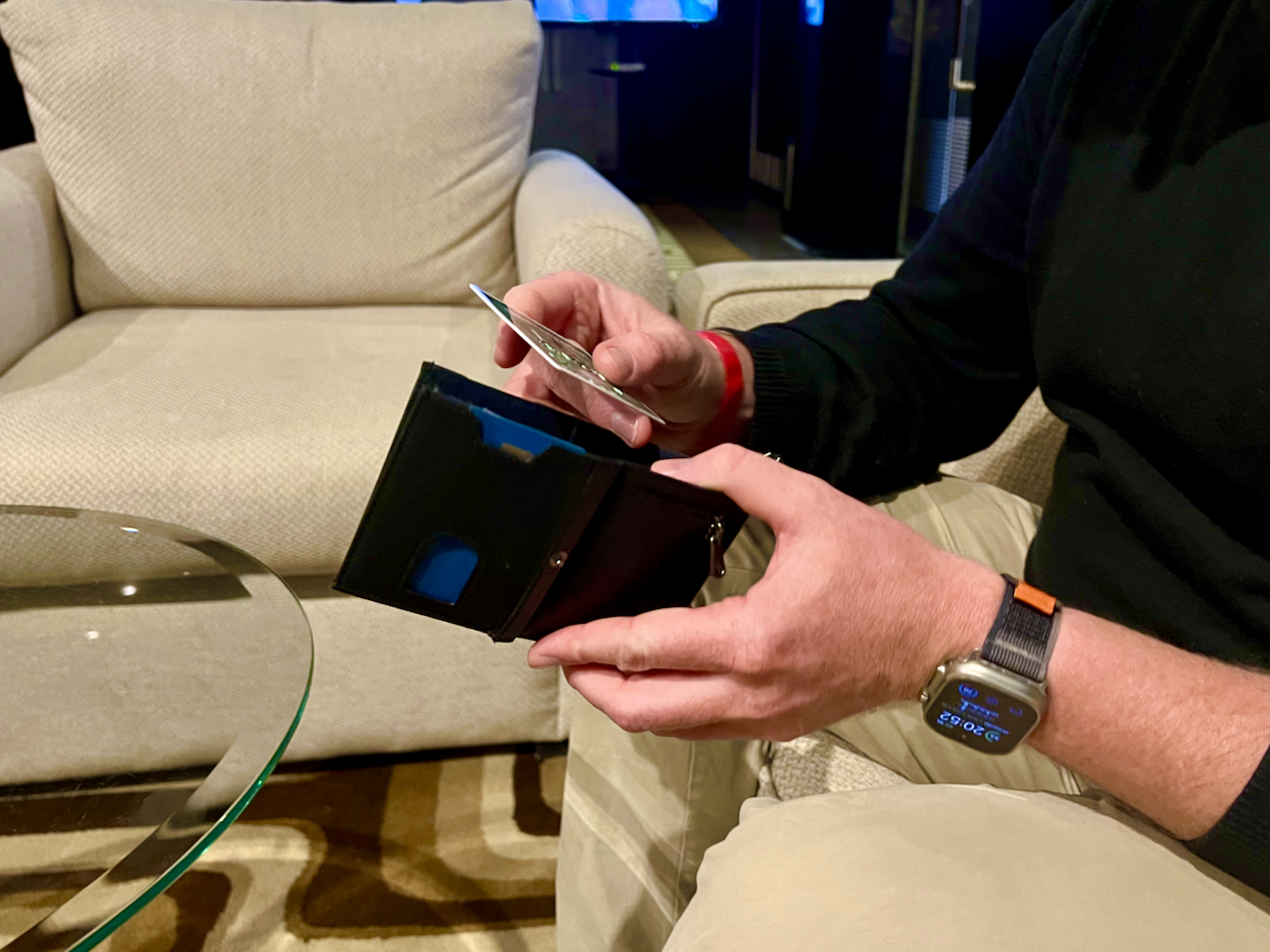 Nicht nur beim Sport, sondern auch im Alltag, im Büro und bei besonderen Anlässen sticht das Trail Loop ins Auge. 