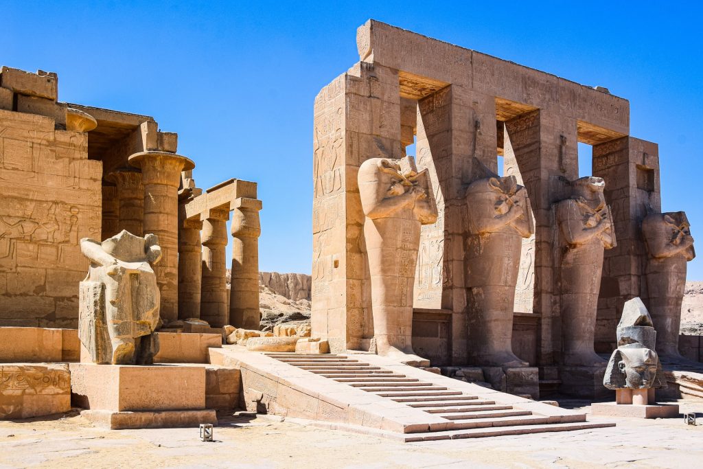 Luxor, also called the "largest open-air museum in the world", is a must for every Egypt vacationer. The city on the east bank of the Nile is home to some of Egypt's most important archaeological sites. Here you can immerse yourself in the glorious past of the pharaohs and experience history up close. Visit Luxor Temple, located in the heart of the city and was an important site in ancient Egypt. Continue to the Karnak Temple, a huge temple complex from the time of Amenhotep III. The complex consists of several temples and sanctuaries and is the largest religious structure in the world.
