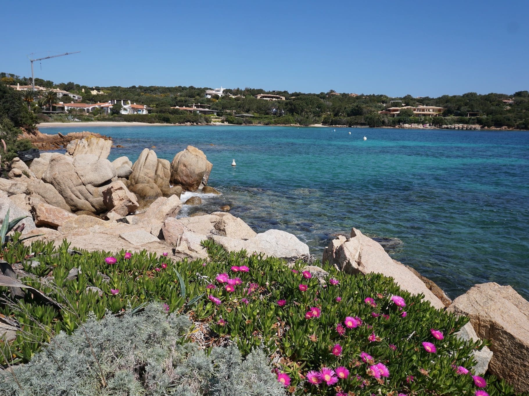 Sardinia is ideal for cheap holidays - you can save a lot of money, especially in the off-season. Photo: Sascha Tegtmeyer Cheaper vacation - Tips - Book cheap travel