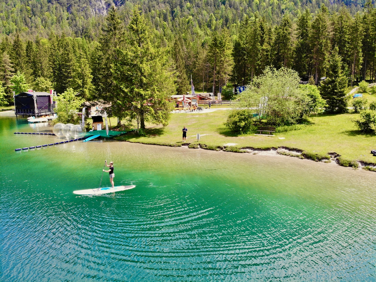 Since the Pillersee is the largest and most impressive body of water in the region, it made sense from the start to look around for SUP rentals there. SUP on the Pillersee Experience report Stand Up Paddling