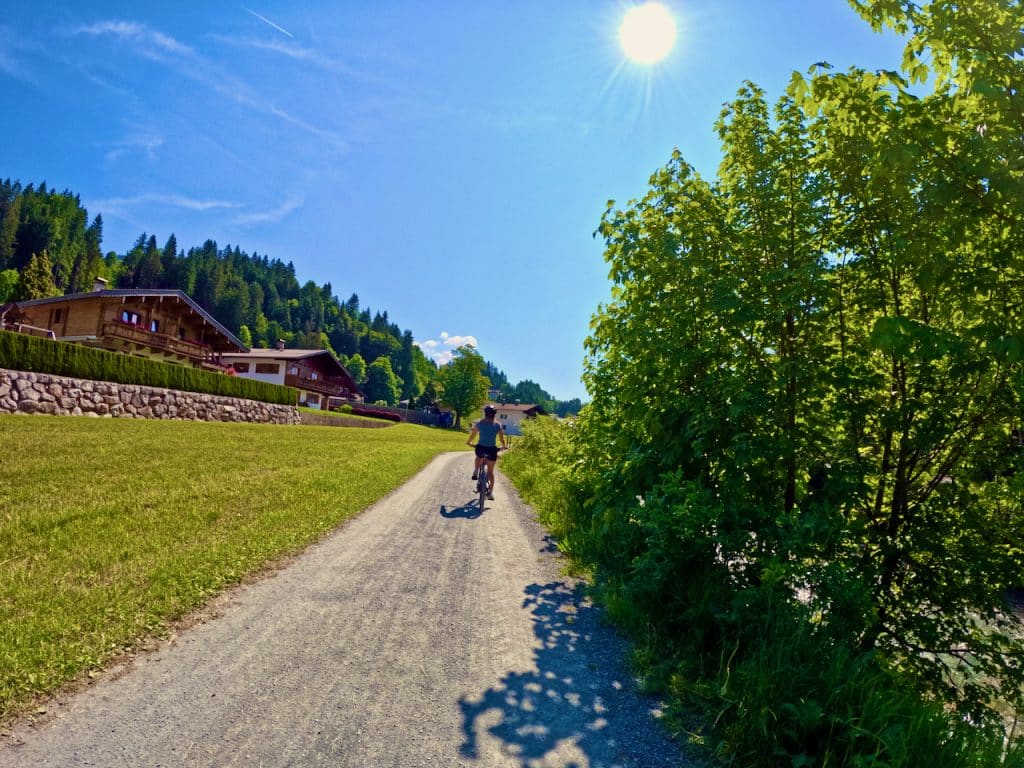 Exploring Fieberbrunn and the surrounding area by e-bike offers many advantages. E-Bike Pillerseetal Fieberbrunn field report