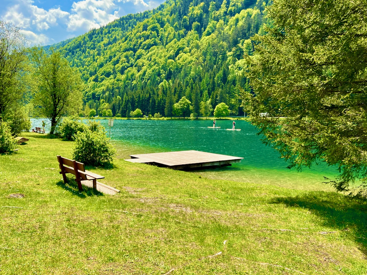 Er is nog een zitplaats op de steiger - misschien is het uw plaats van welzijn in de zomer aan de Pillersee? Reisverslag Fieberbrunn Pillerseetal ervaringen tips bezienswaardigheden activiteiten