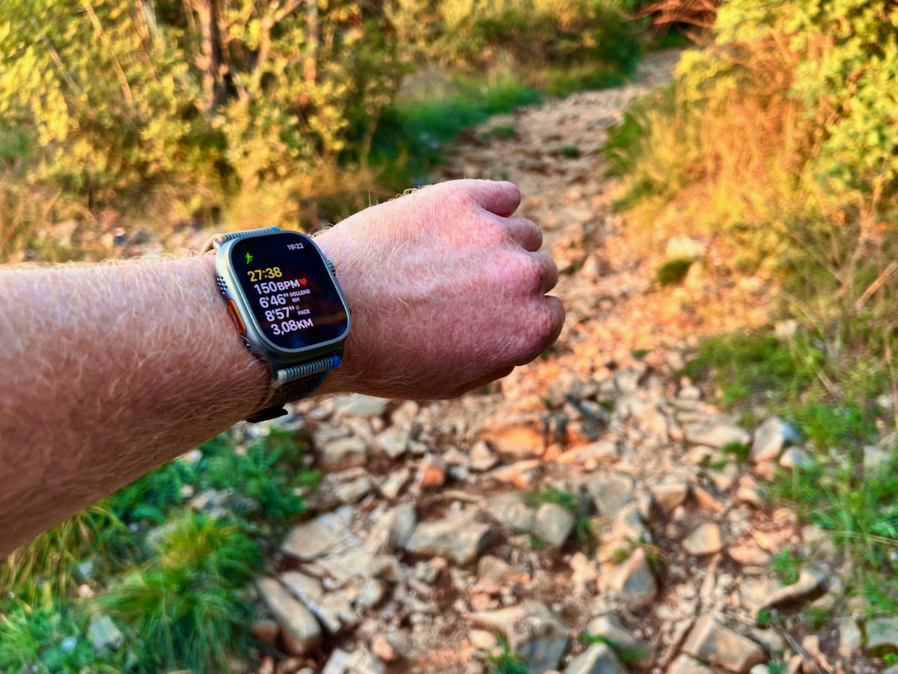 Danger of tripping on uneven paths - the Apple Watch Ultra can detect falls while trail running. Apple Watch Ultra trail running experiences tips experience report
