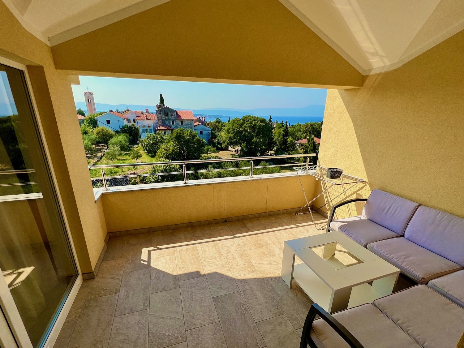 With a view of the olive grove and historical buildings – my spacious holiday apartment in Malinska is a stunner. Photo: Sascha Tegtmeyer Sol Villas Sol Tours Krk Experiences Reviews Reviews
