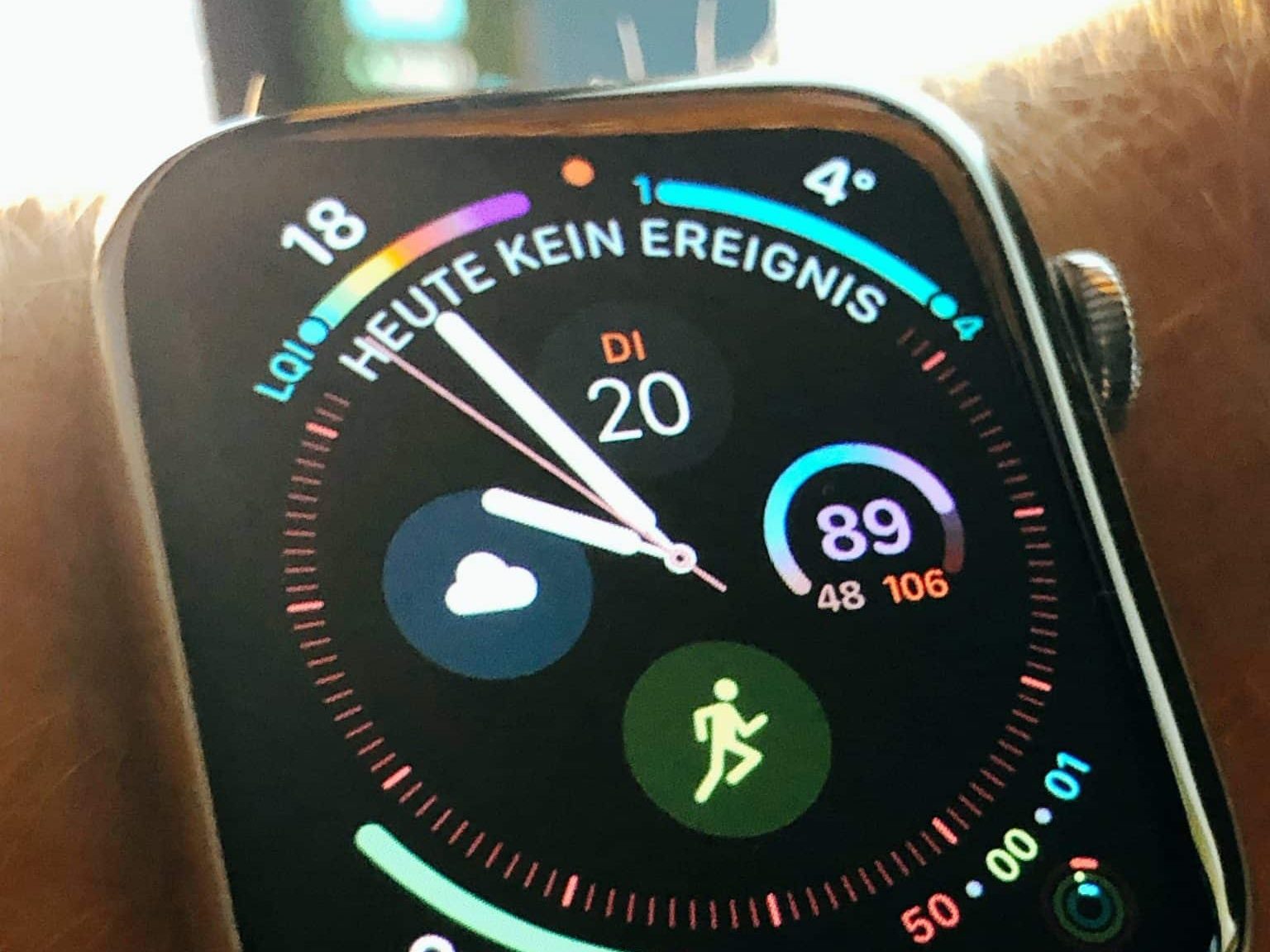 The Apple Watch Series 4 Infograph: extremely well structured with all the important information you need. Photo: Sascha Tegtmeyer