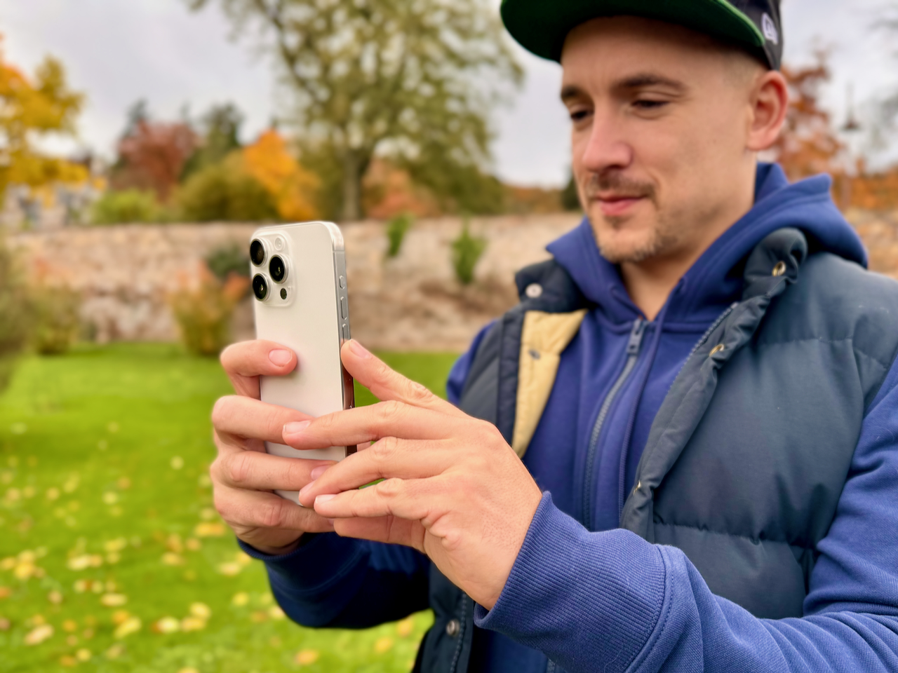 The focus of the iPhone 15 Pro is clearly on the ultra-strong camera, the fast A17 Pro chip and the individually assignable action button. Photo: Sascha Tegtmeyer