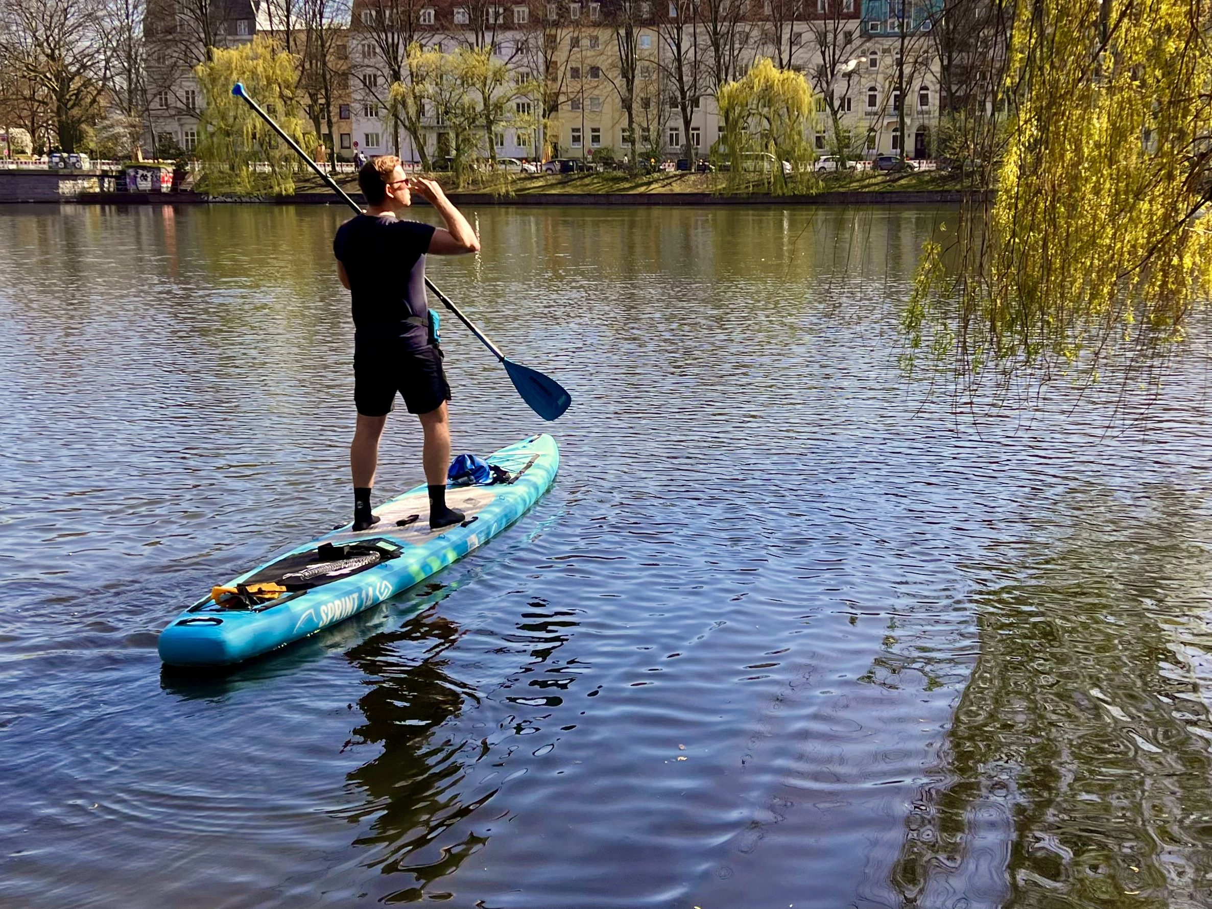 I've been paddling around on the Alster since 2015 and meanwhile I've been able to gain some experience with SUP in Hamburg.