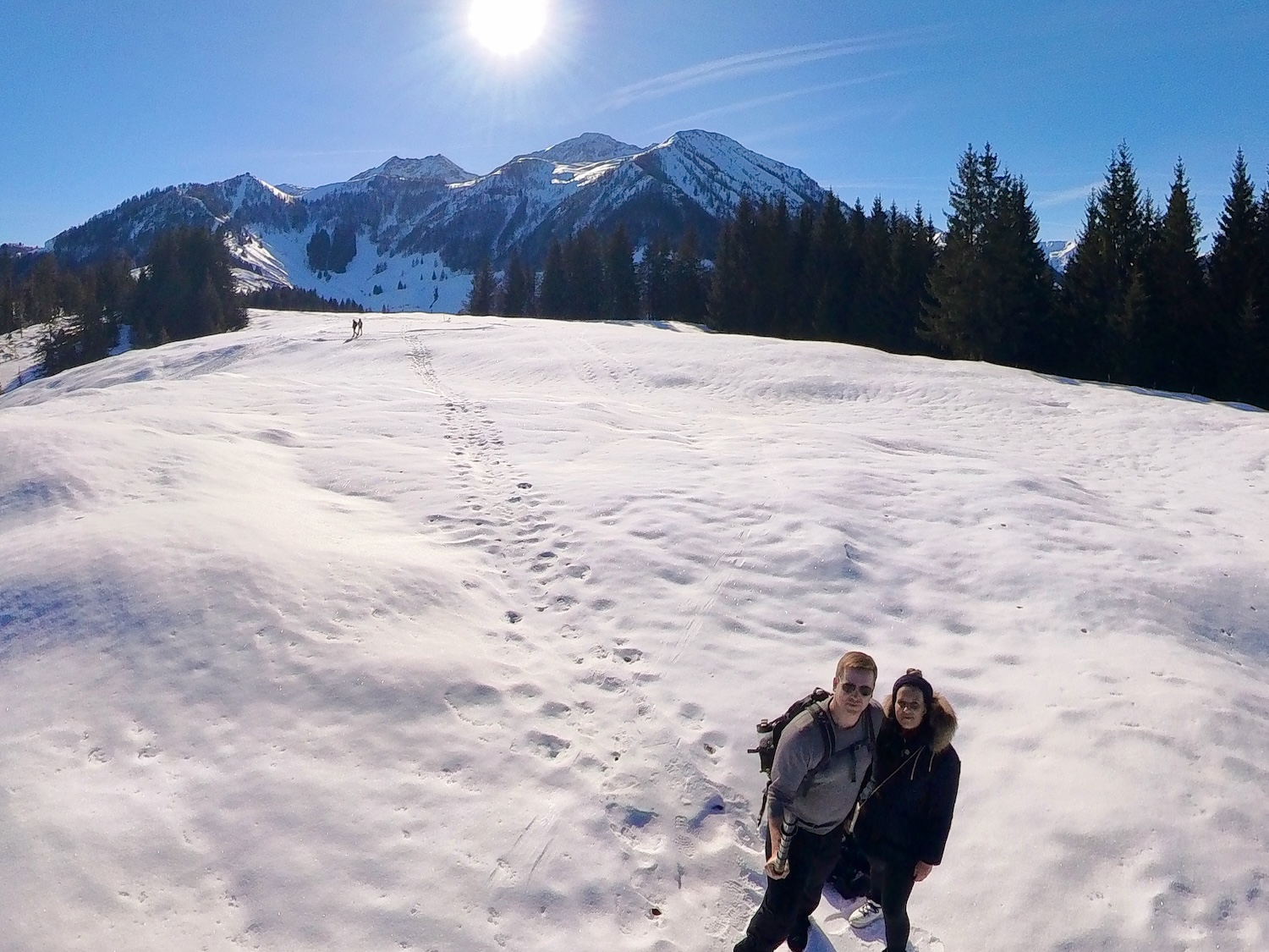 Vanuit Vaya Fieberbrunn kunt u het prachtige PillerseeTal ontdekken - bijvoorbeeld tijdens een winterwandeling in het winterwonderland. Foto: Sascha Tegtmeyer
