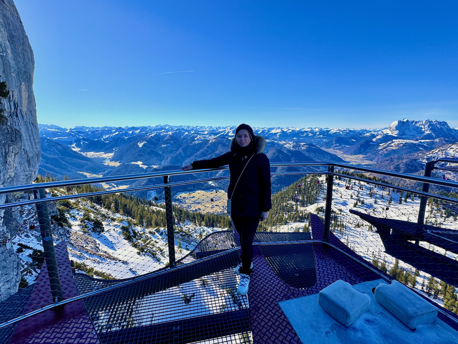 A Waidring puoi fare un'escursione fino alla spettacolare piattaforma panoramica, dalla quale avrai una vista panoramica mozzafiato. Foto: Sascha Tegtmeyer vacanza sugli sci a Fieberbrunn vacanze invernali rapporto di viaggio rapporto esperienze esperienze