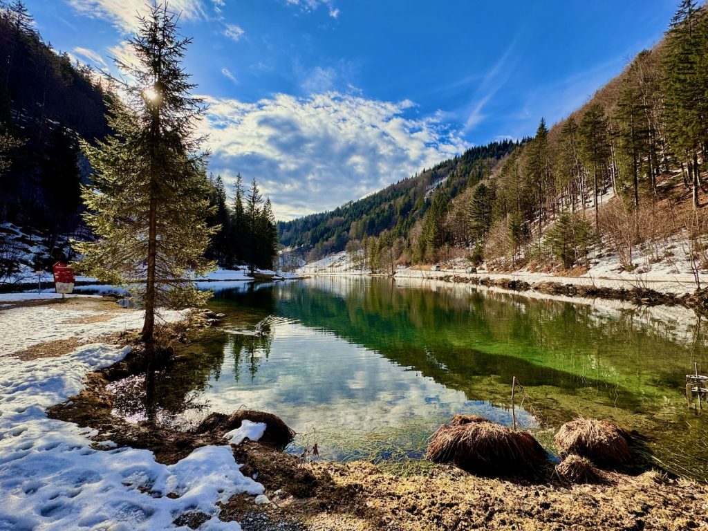 The spectacularly beautiful Wiesensee is also located on the Biathlon World Cup path. Photo: Sascha Tegtmeyer ski vacation in Fieberbrunn winter vacation travel report experience report experiences