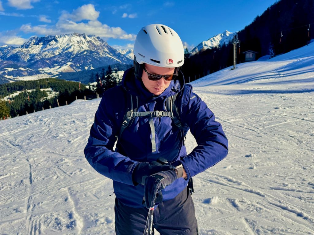 Apple Watch Test de rapport d'expérience de ski avec le Apple Watch sur les pistes - la smartwatch utilise une application correspondante pour afficher la vitesse maximale, la distance totale et de nombreuses autres informations utiles sur votre entraînement de ski. Photo : Sascha Tegtmeyer